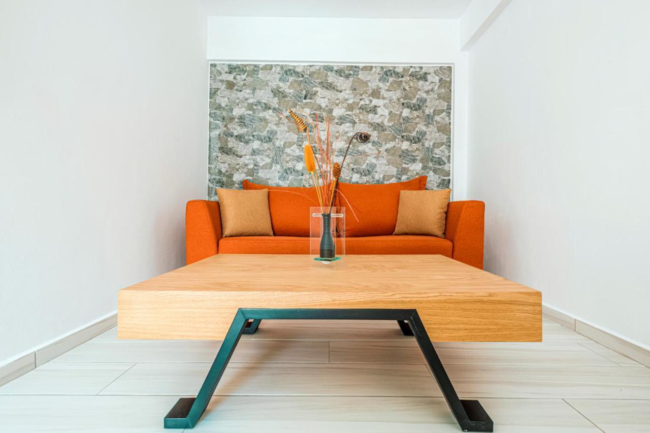 Design Suites Efharis Néa Péramos Dış mekan fotoğraf