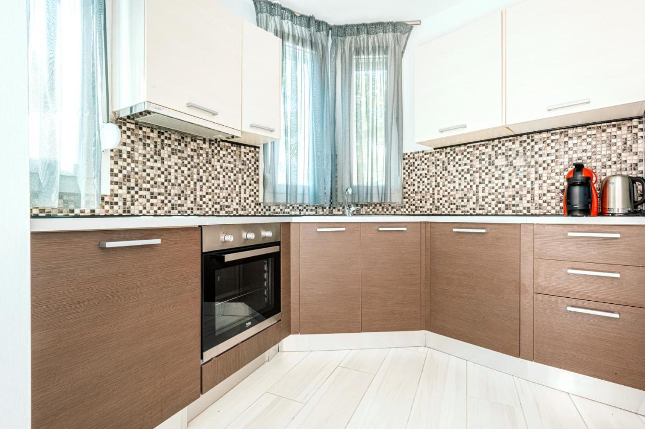 Design Suites Efharis Néa Péramos Dış mekan fotoğraf