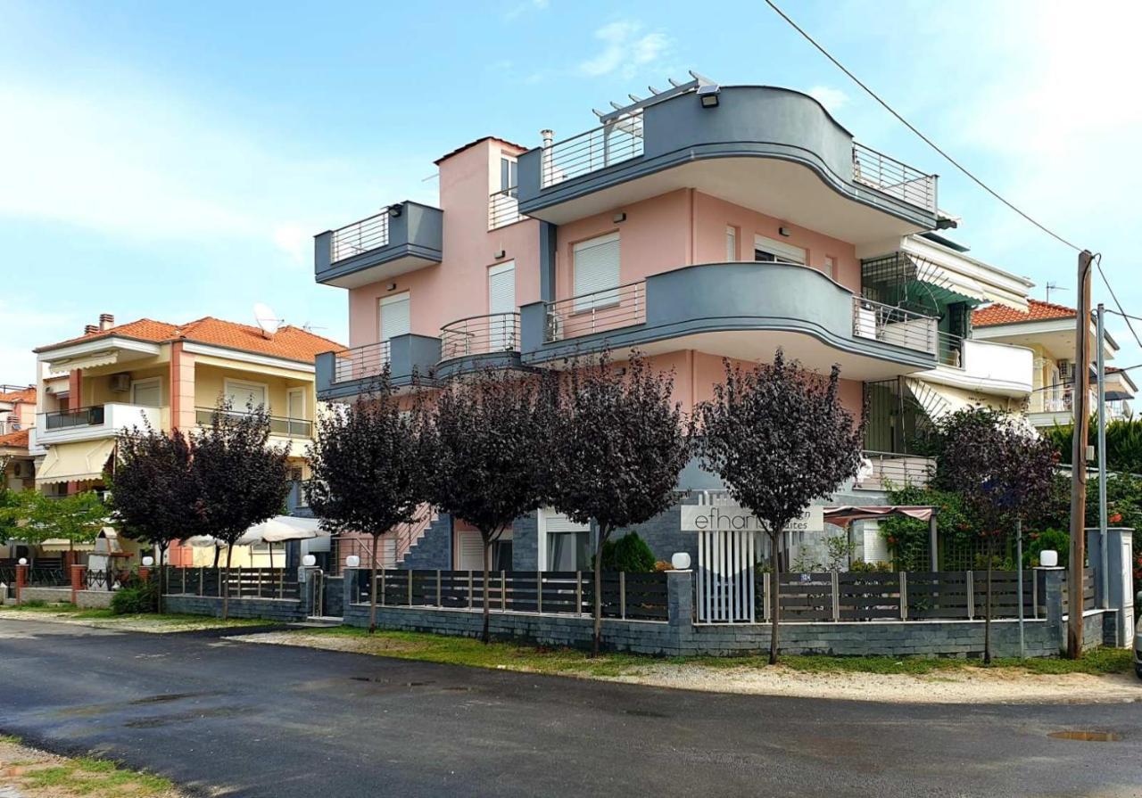 Design Suites Efharis Néa Péramos Dış mekan fotoğraf